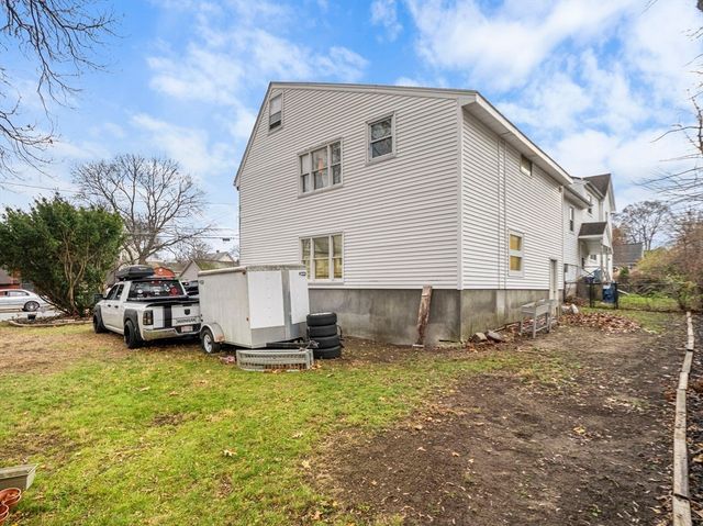 16 Felton St, Woburn, MA 01801