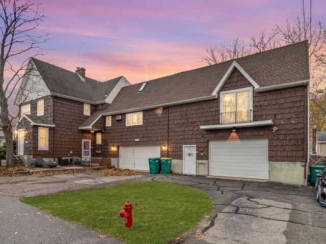 16 Felton St, Woburn, MA 01801