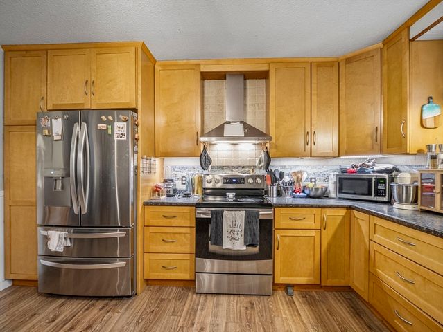 16 Felton St, Woburn, MA 01801