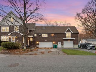 16 Felton St, Woburn, MA 01801