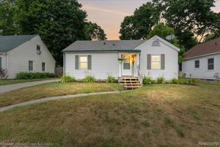 1206 Loraine Avenue, Lansing, MI 48910