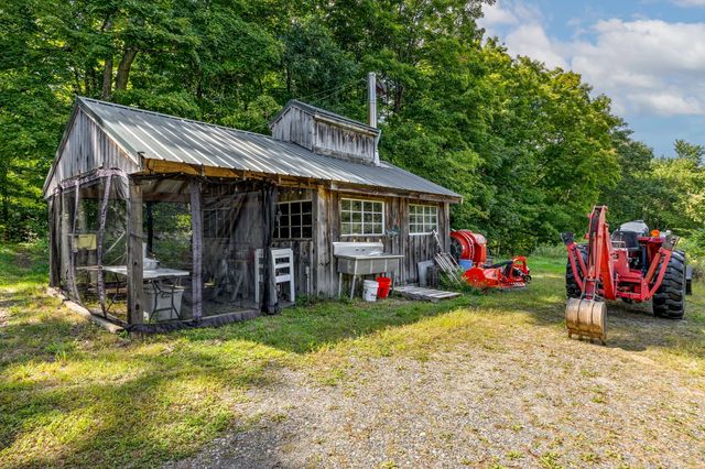 37 Cottage Street, Belchertown, MA 01007