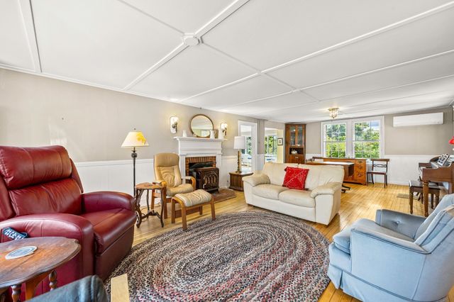 37 Cottage Street, Belchertown, MA 01007