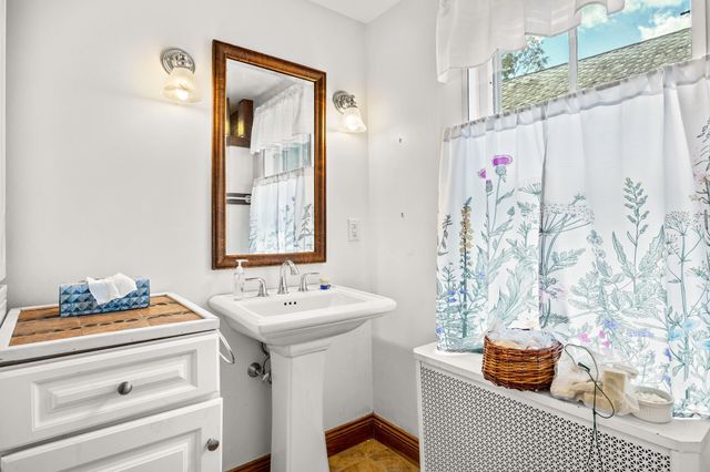 37 Cottage Street, Belchertown, MA 01007