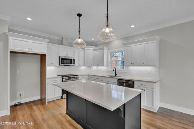 207 Cherry Hill Rd, Pewee Valley, KY 40056