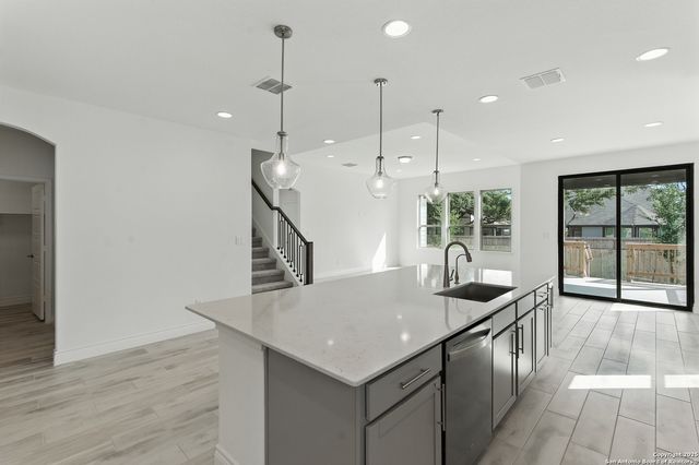 1408 Halletsville, San Antonio, TX 78253