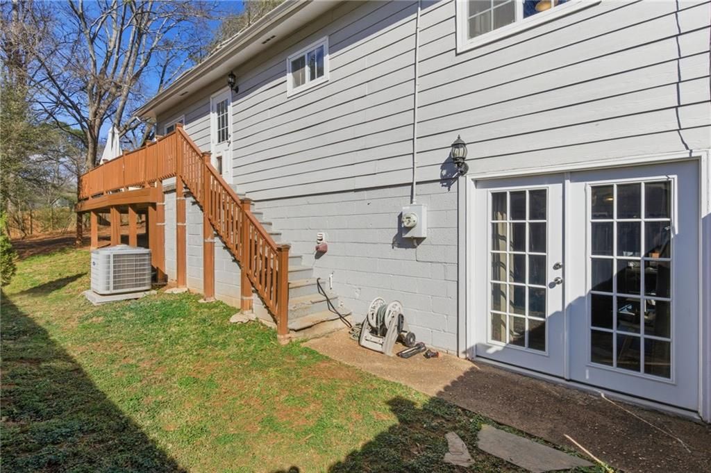 Image 29 of property listing at 3112 Dove Way, Decatur, GA 30033