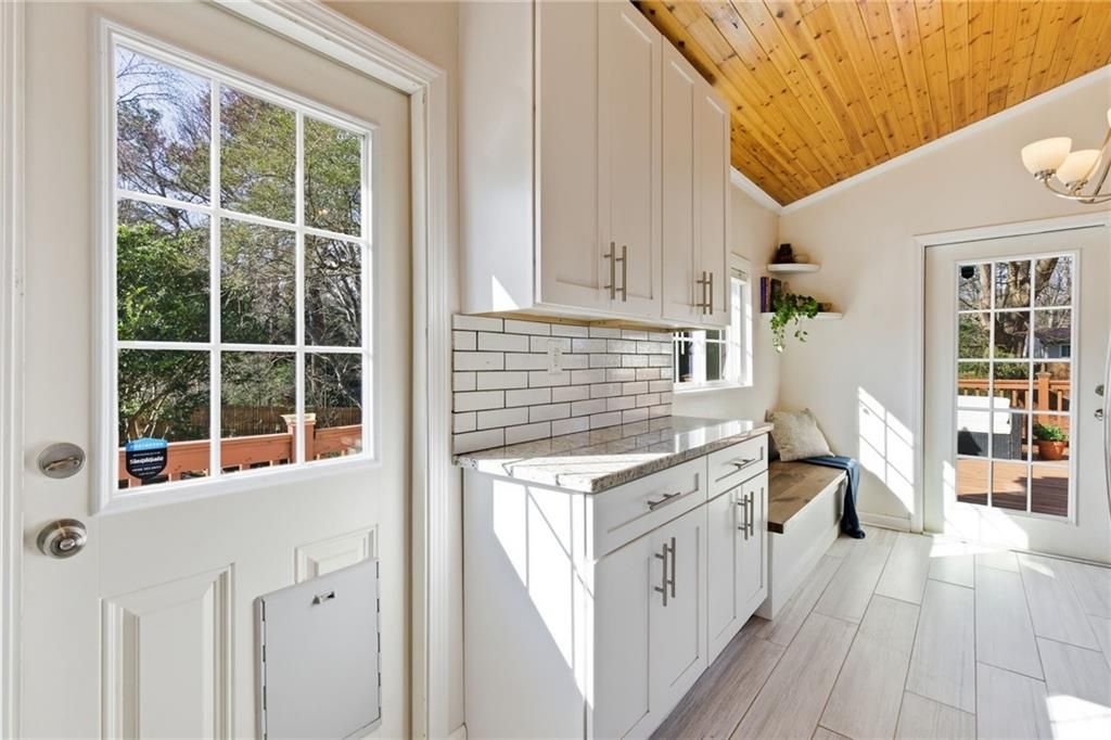 Image 7 of property listing at 3112 Dove Way, Decatur, GA 30033