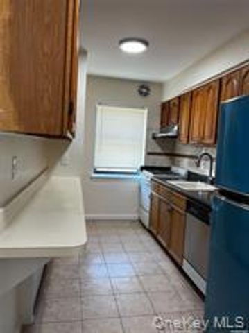 256-04 Hillside Avenue 1st FL, Floral Park, NY 11004