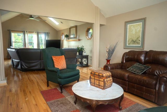 21203 Old North Church Road, Frankfort, IL 60423
