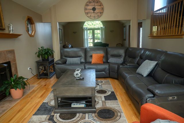 21203 Old North Church Road, Frankfort, IL 60423