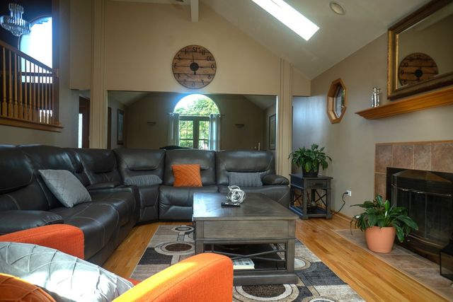 21203 Old North Church Road, Frankfort, IL 60423