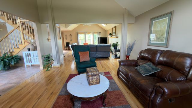 21203 Old North Church Road, Frankfort, IL 60423