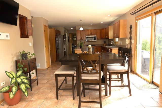 21203 Old North Church Road, Frankfort, IL 60423
