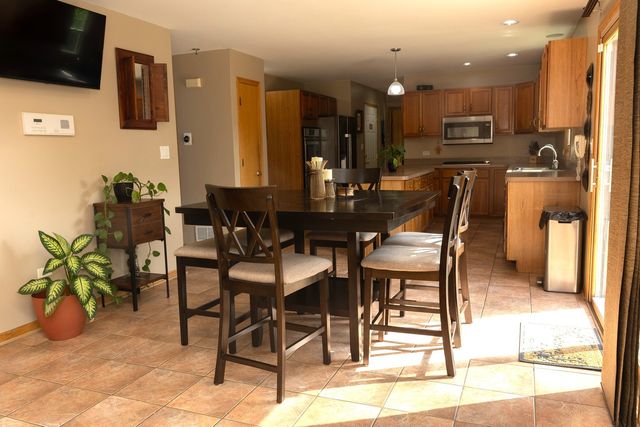 21203 Old North Church Road, Frankfort, IL 60423