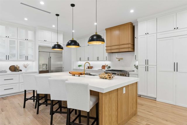 10144 Rockmoor Court, Dallas, TX 75229