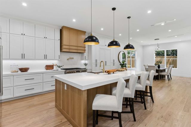 10144 Rockmoor Court, Dallas, TX 75229