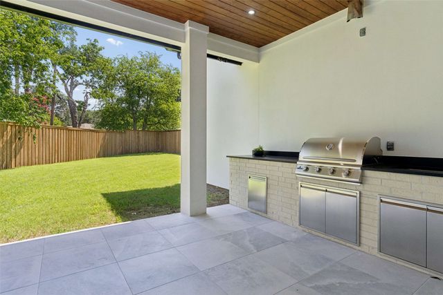 10144 Rockmoor Court, Dallas, TX 75229