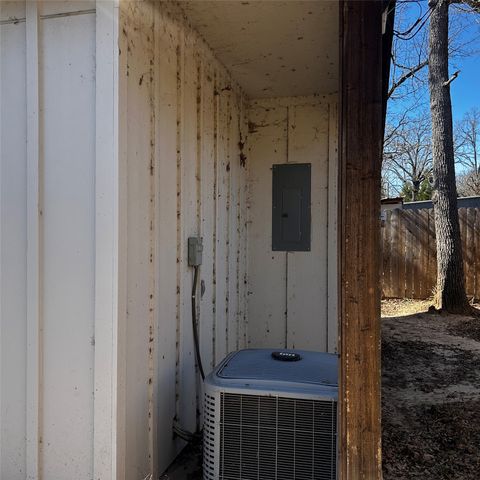 13982 E Travis Lane, Log Cabin, TX 75148