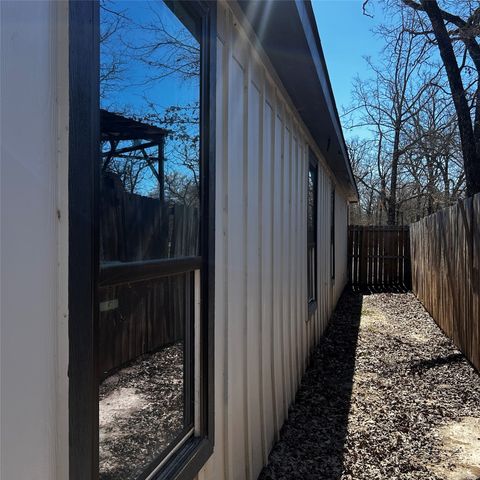 13982 E Travis Lane, Log Cabin, TX 75148