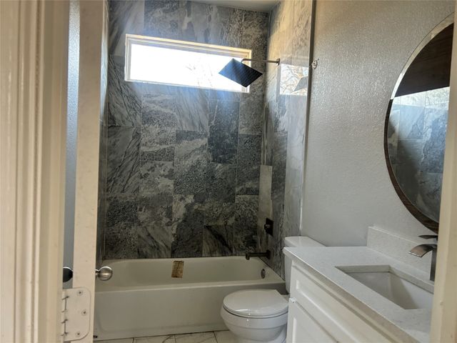 13982 E Travis Lane, Log Cabin, TX 75148