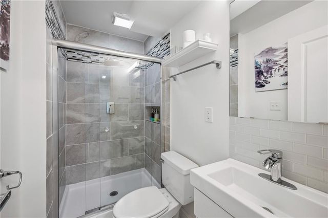 2211 Hill Park Court, Decatur, GA 30033