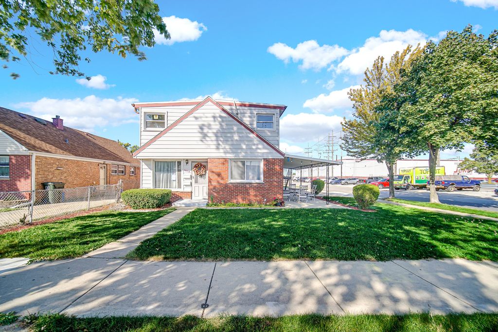 2078 N 17th Avenue, Melrose Park, IL 60160