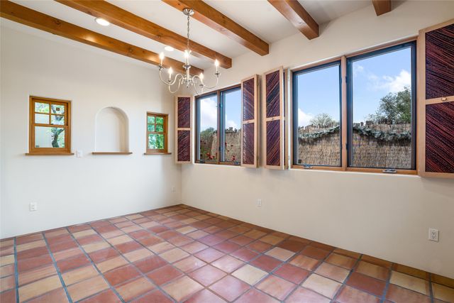 121 Del Rio Dr, Santa Fe, NM 87501