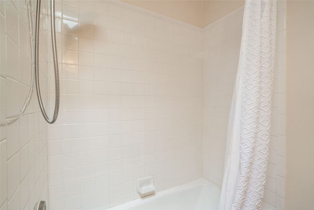 121 Del Rio Dr, Santa Fe, NM 87501