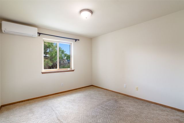 121 Del Rio Dr, Santa Fe, NM 87501
