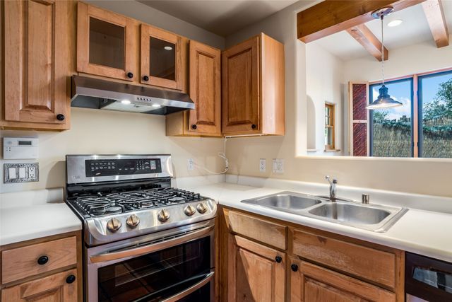 121 Del Rio Dr, Santa Fe, NM 87501