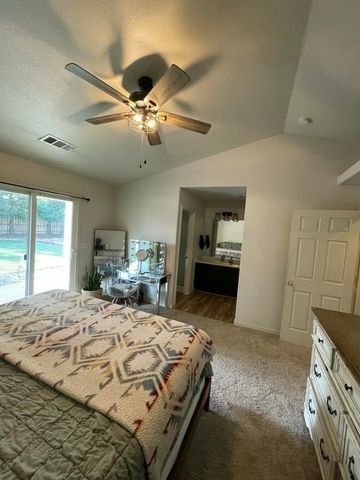 3343 Oak Street, Anderson, CA 96007