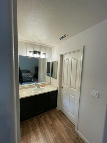 3343 Oak Street, Anderson, CA 96007