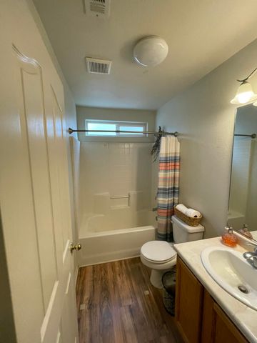 3343 Oak Street, Anderson, CA 96007