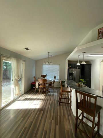 3343 Oak Street, Anderson, CA 96007