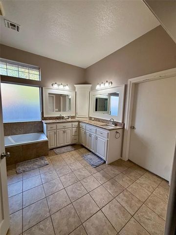 3908 Brunswick Lane, Norman, OK 73072