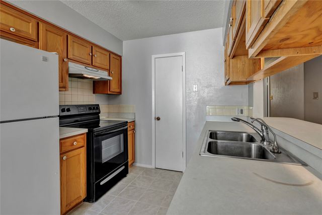 1008 Westminister Court, Arlington, TX 76015
