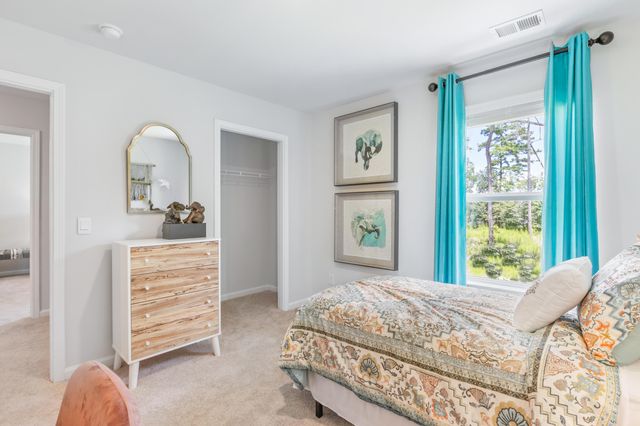 1067 Forrest Creek Drive, Summerville, SC 29483