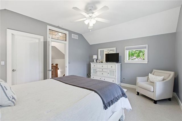 7408 Belleview Avenue, Kansas City, MO 64114