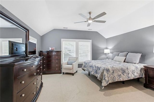 7408 Belleview Avenue, Kansas City, MO 64114