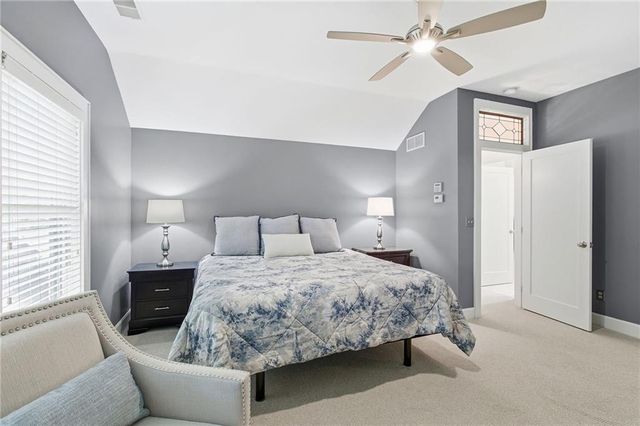 7408 Belleview Avenue, Kansas City, MO 64114