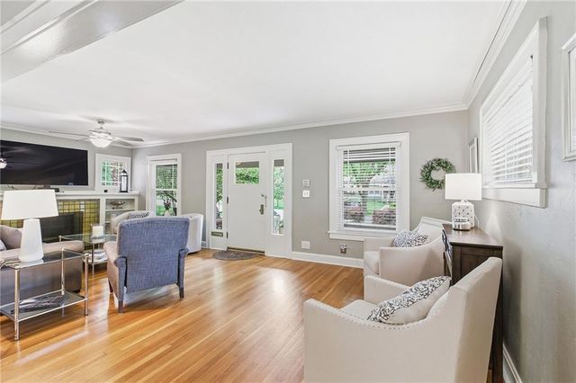 7408 Belleview Avenue, Kansas City, MO 64114