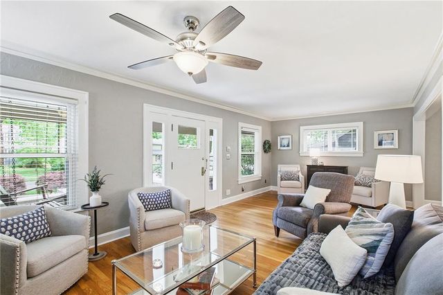 7408 Belleview Avenue, Kansas City, MO 64114