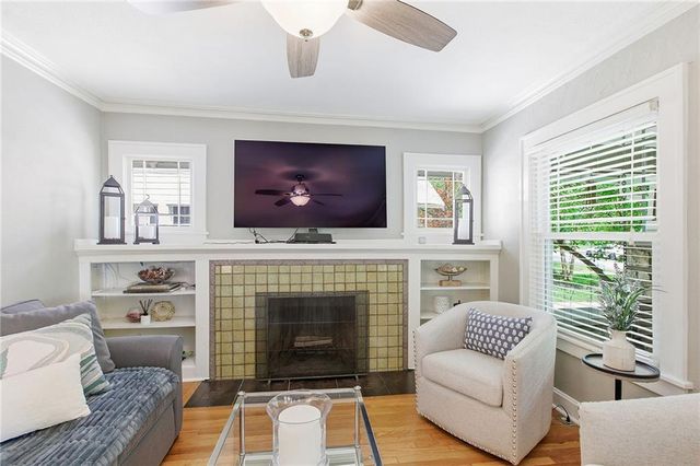 7408 Belleview Avenue, Kansas City, MO 64114