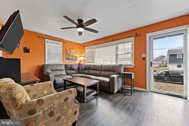 41 STEWART AVE, Delran, NJ 08075