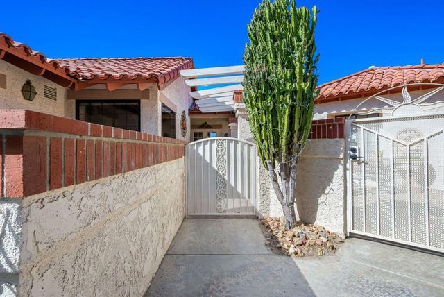 127 Avellino Circle, Palm Desert, CA 92211