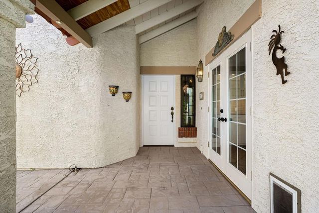 127 Avellino Circle, Palm Desert, CA 92211