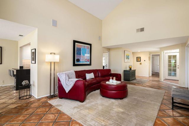 127 Avellino Circle, Palm Desert, CA 92211