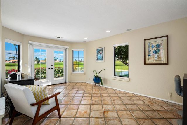 127 Avellino Circle, Palm Desert, CA 92211