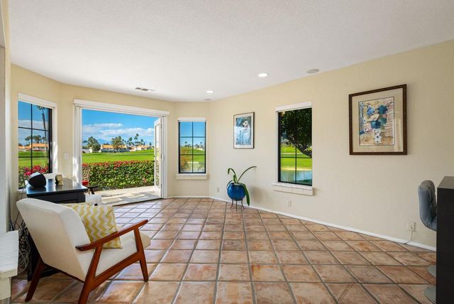 127 Avellino Circle, Palm Desert, CA 92211